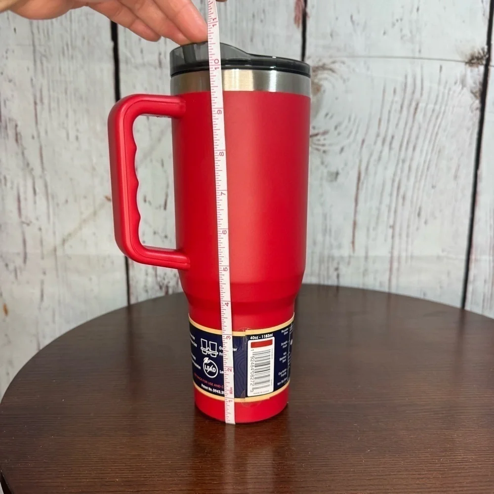 Buc-Ee’s 40 oz water jug tumbler with reusable straw by Yukon Outfitters. New - Picture 9 of 11